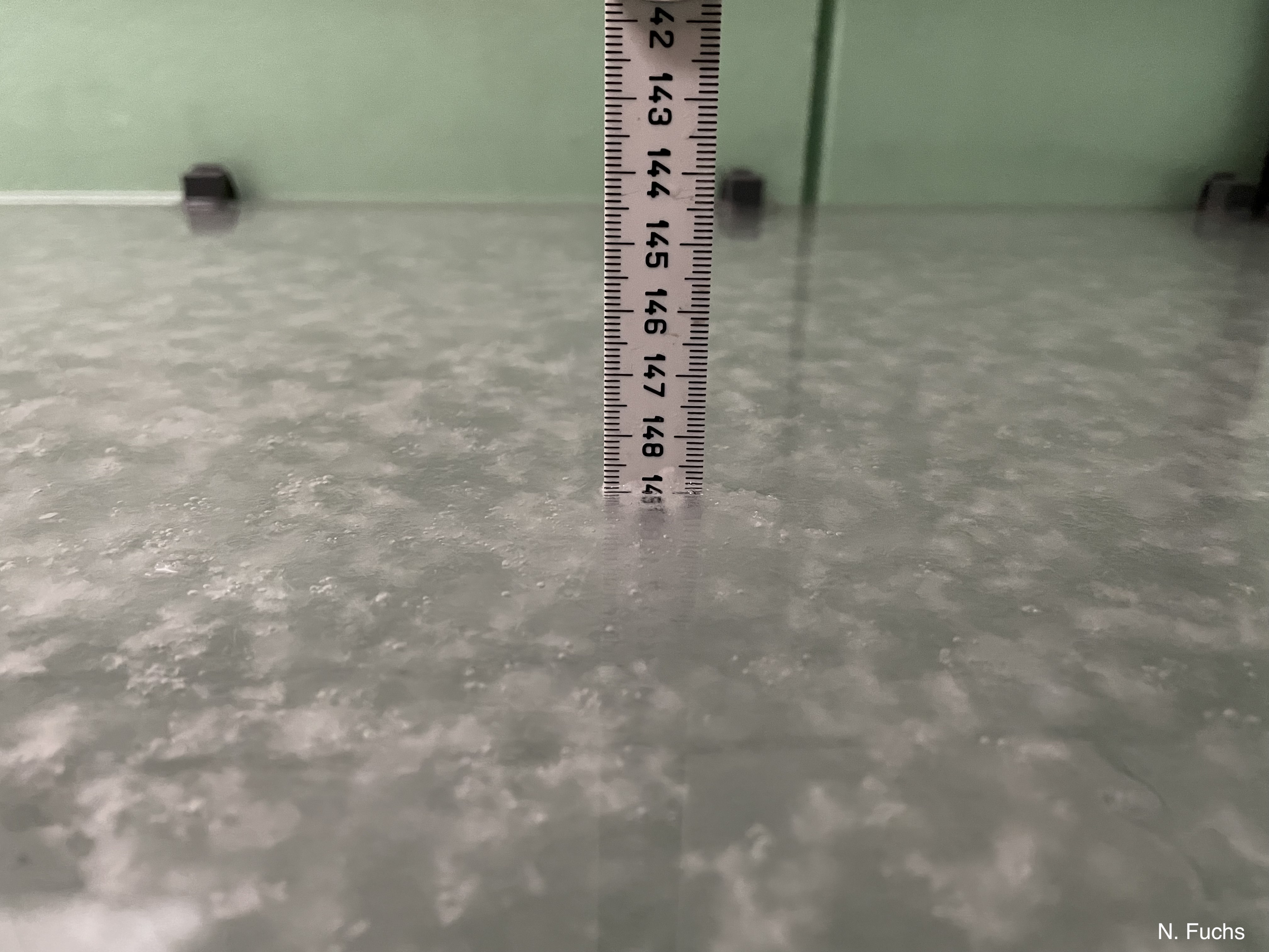 Development of a combined sensor system for the determination of ice thickness using low-cost sensor technology (Bachelor project - UHH)